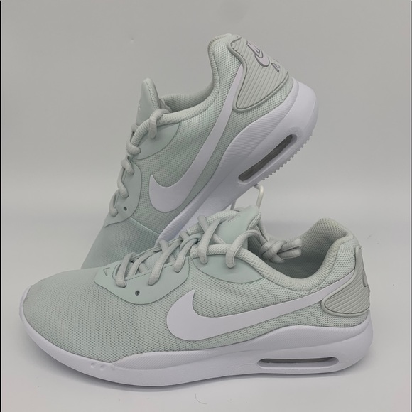 Nike Shoes - WMNS Nike Air Max Oketo